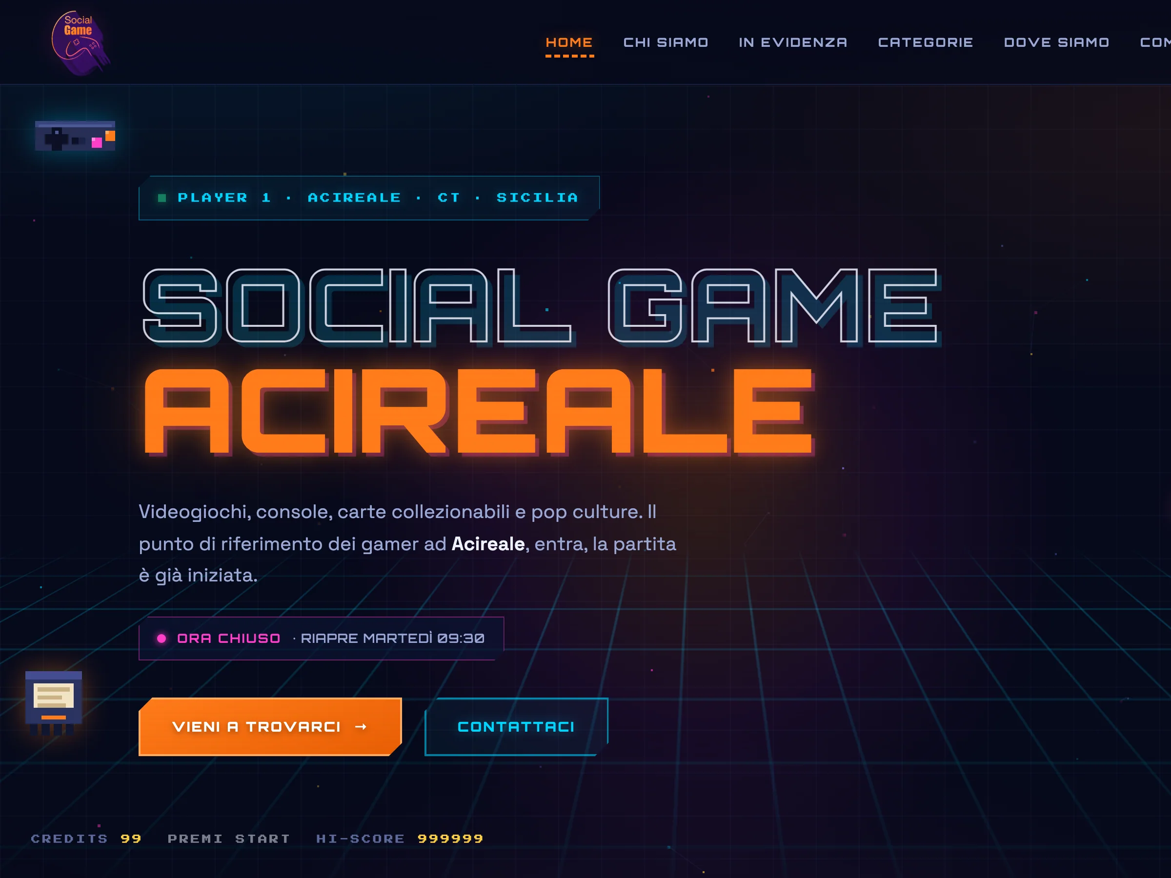 Home del sito Social Game: la scritta «Social Game Acireale» in stile sala giochi, lo stato del negozio e i pulsanti «Vieni a trovarci» e «Contattaci»